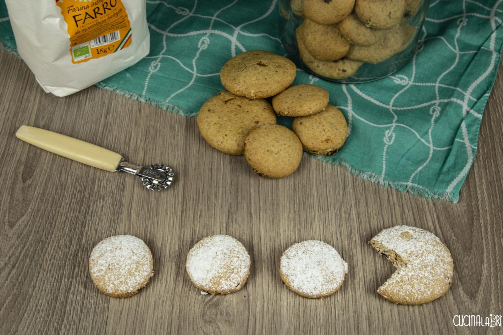Biscotti di Farro, Mandorle e Uva Passa con Olio di Cocco - Cucinalabri